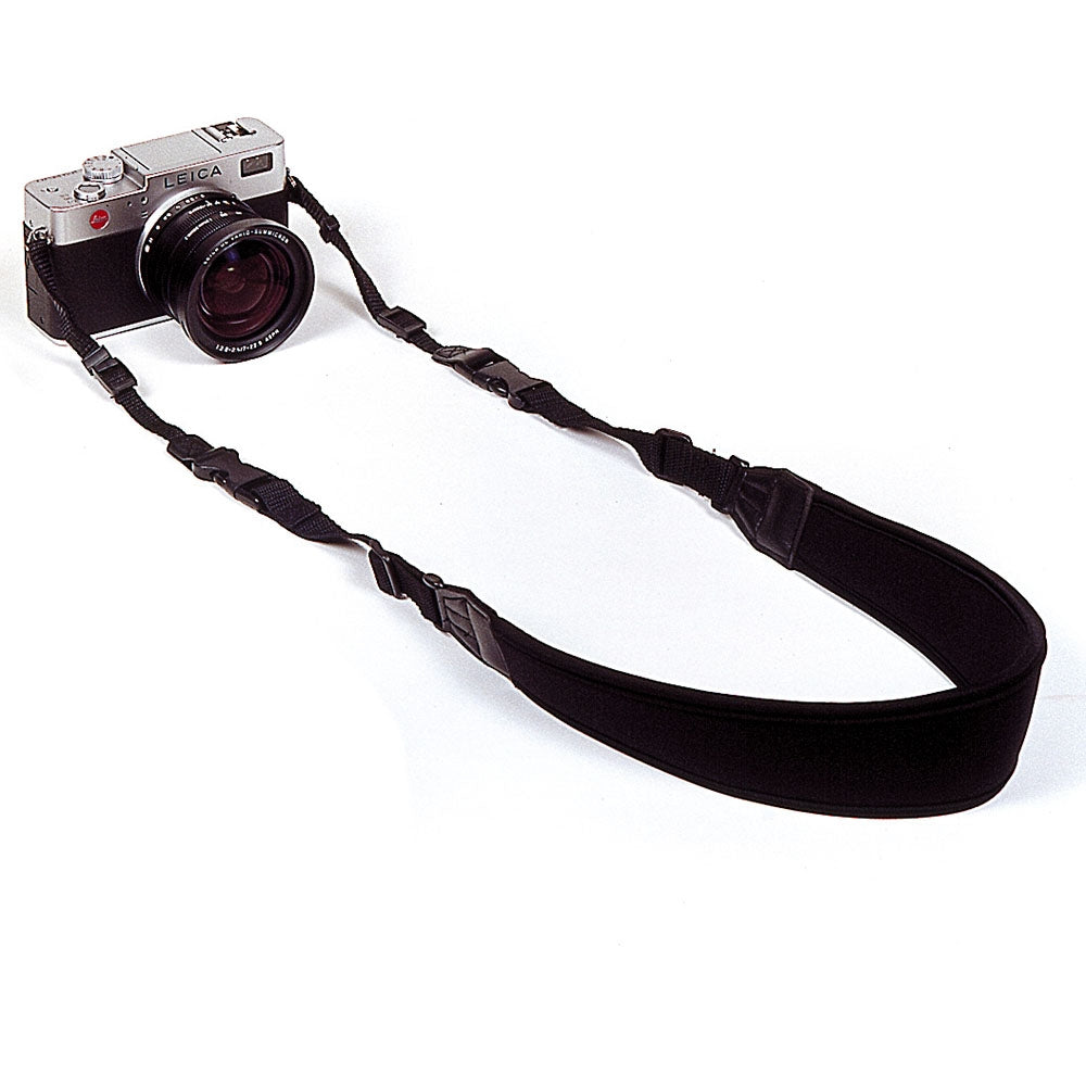 For cameras with two flat or round eyelets. Shoulder pad made from flexible high-grade Neoprene, edges covered with fabric. High carrying comfort.