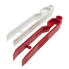 These AP Photo print tongs are designed for handling printing paper during processing in trays. Supplied in a colour coded set, one white and one red.