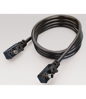 For connecting flash equipment. With right-angle plug and socket (PC).